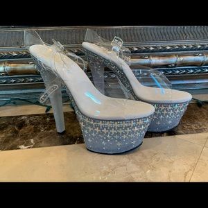 New Stunning Pleaser Heels Size 8